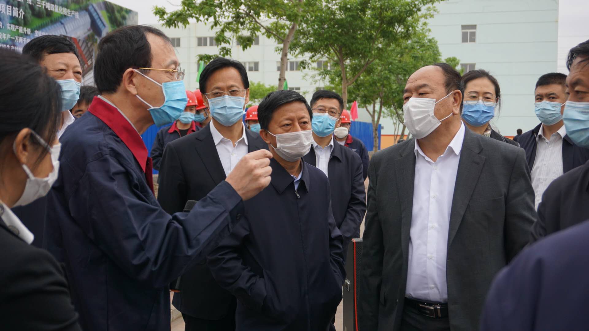 市委书记王德佳等市领导到公司视察在建新项目